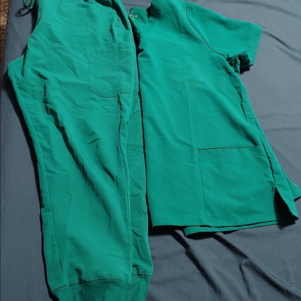 Mandala scrubs 6 pocket scrub top and 9 pocket joggers